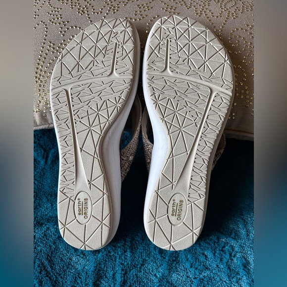 Like new Snake Print Flip Flops - Picture 2 of 4